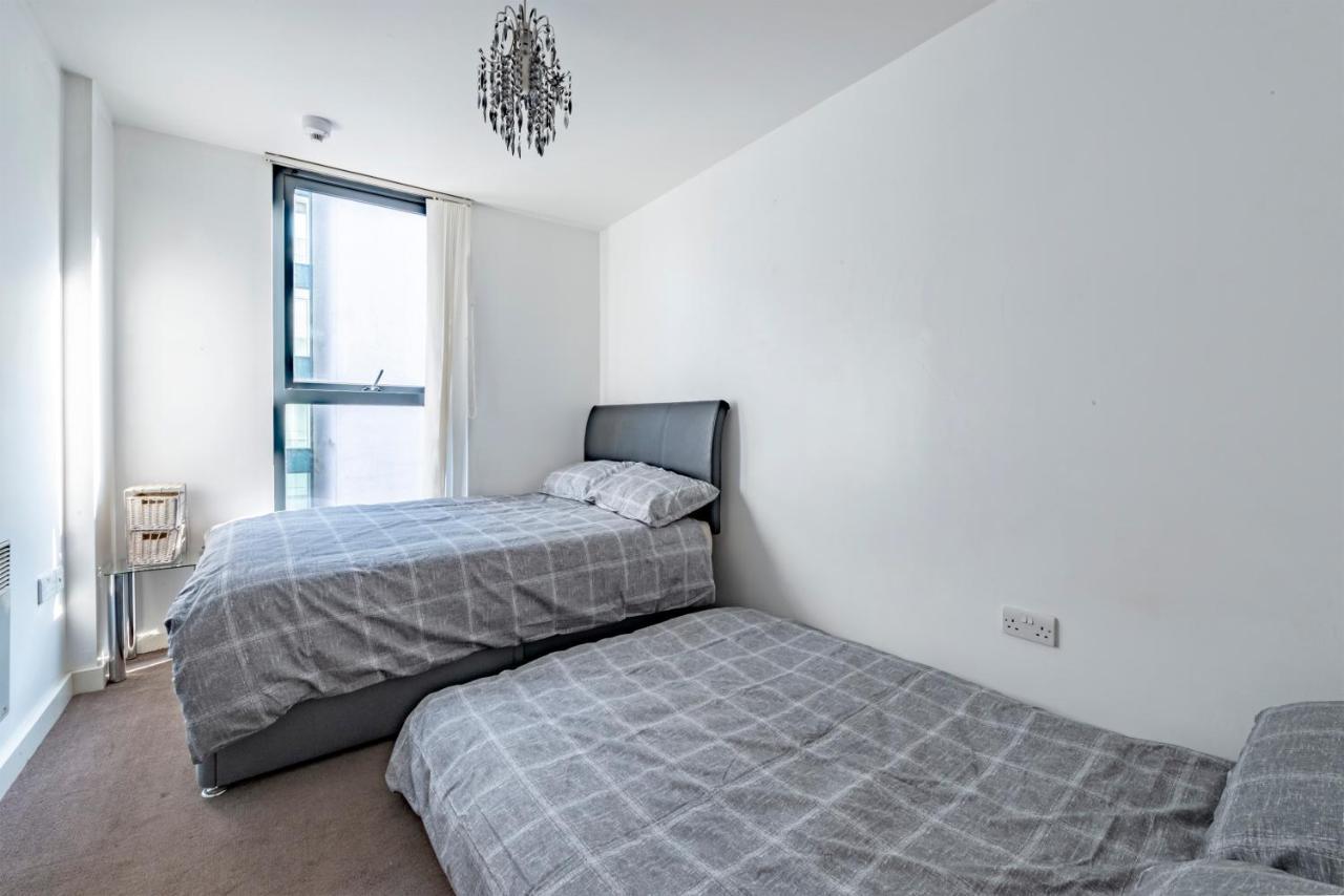Skyline Tower Apartment - Manchester — Photos 1